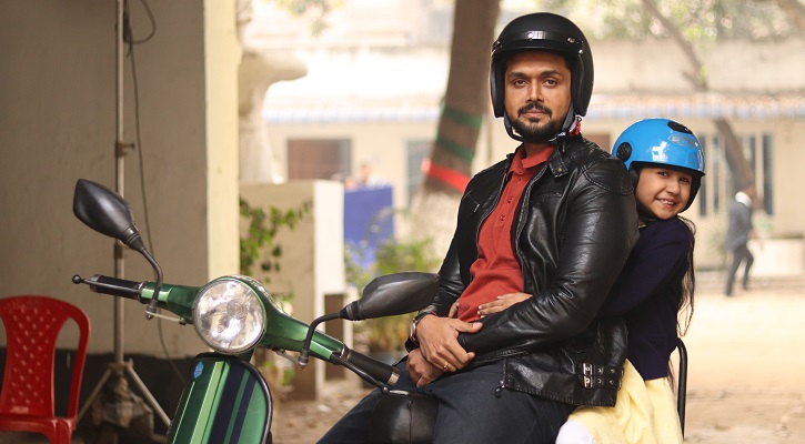 ফাঁস হচ্ছে ব্যক্তিগত ভিডিও, আতঙ্ক ছড়াচ্ছে ‘নীলচক্র’
